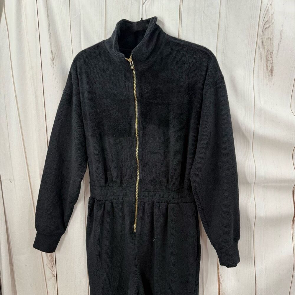 Fabletics Women’s Medium Black Fuzzy One Piece Lounge Set